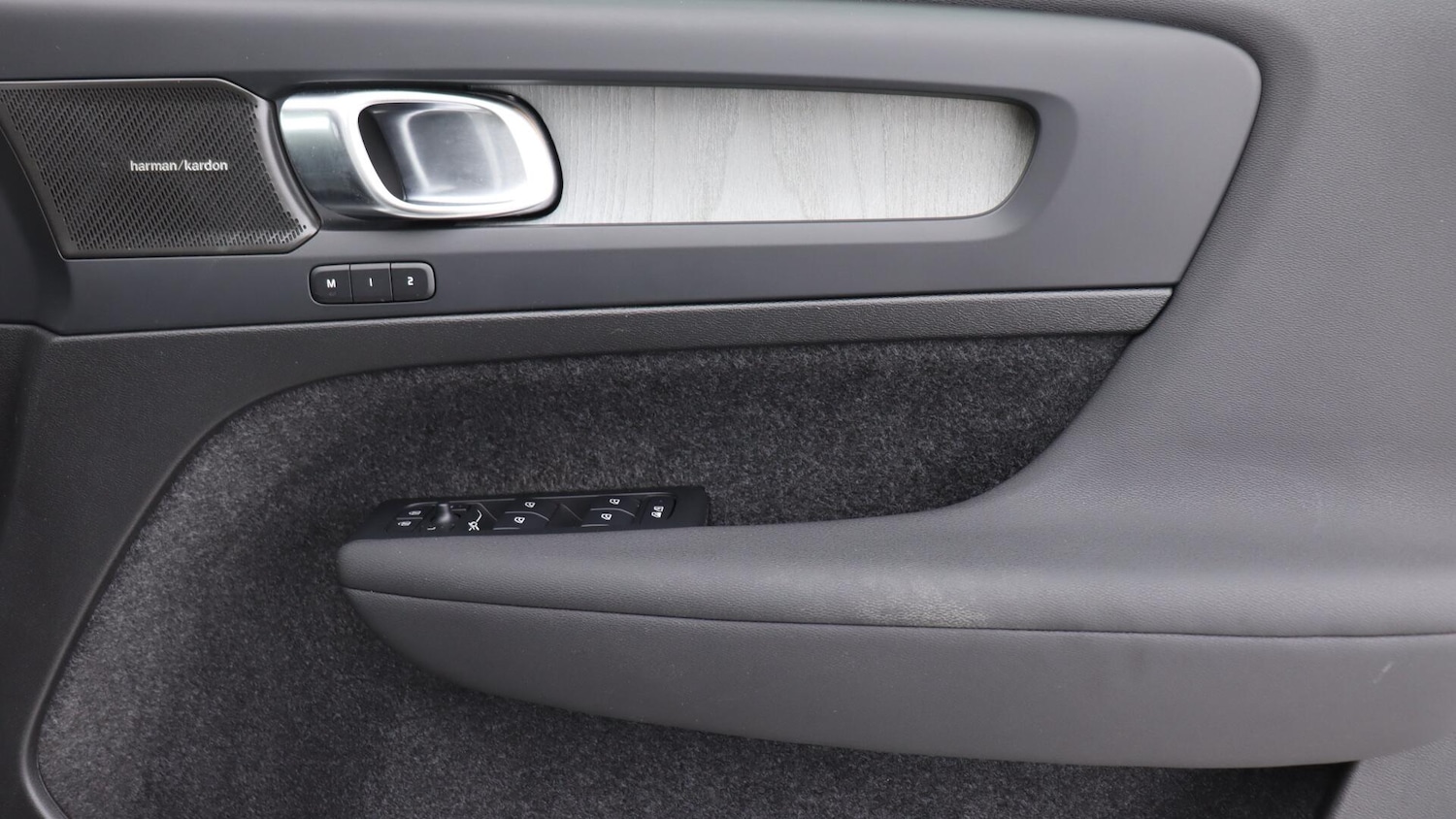 Used Volvo XC40 2025 for sale - 76109309: Photo 37