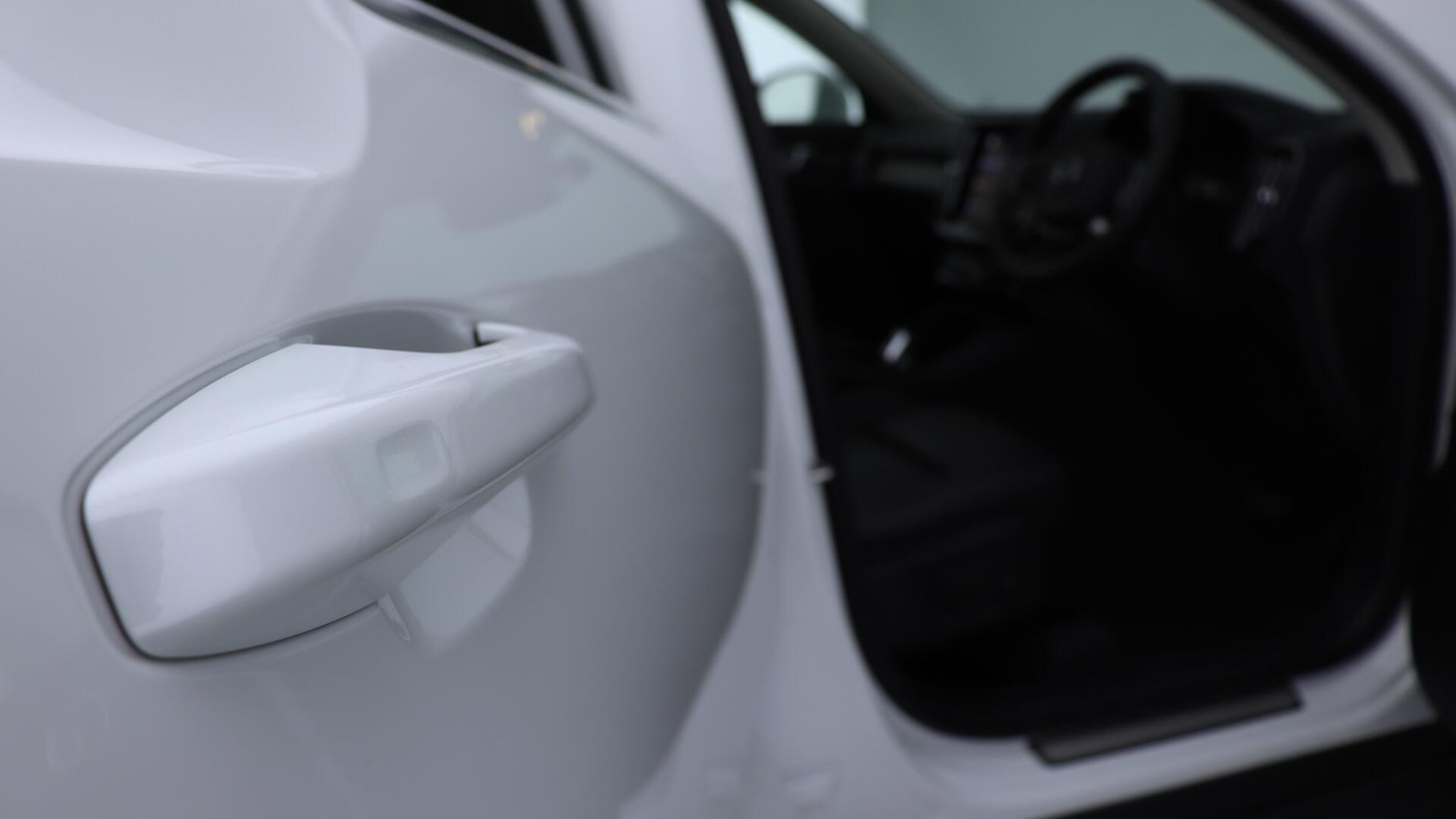Used Volvo XC40 2025 for sale - 76109309: Photo 38