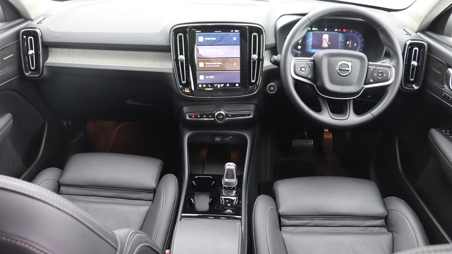 Used Volvo XC40 2025 for sale - 76109309: Photo 5