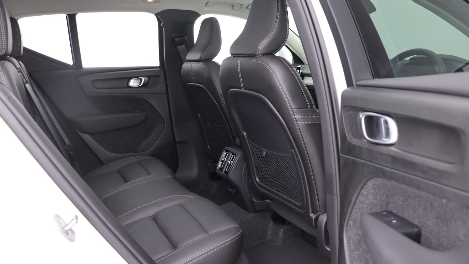 Used Volvo XC40 2025 for sale - 76109309: Photo 6