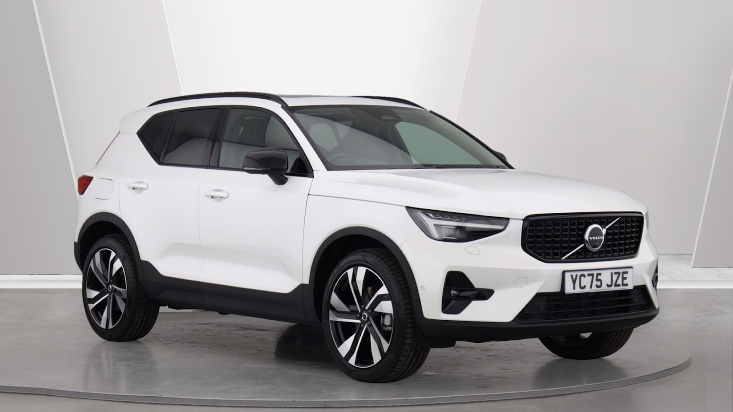 Used Volvo XC40 2025 for sale - 76348796: Photo 1