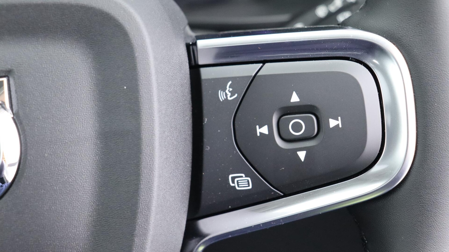 Used Volvo XC40 2025 for sale - 76348796: Photo 22