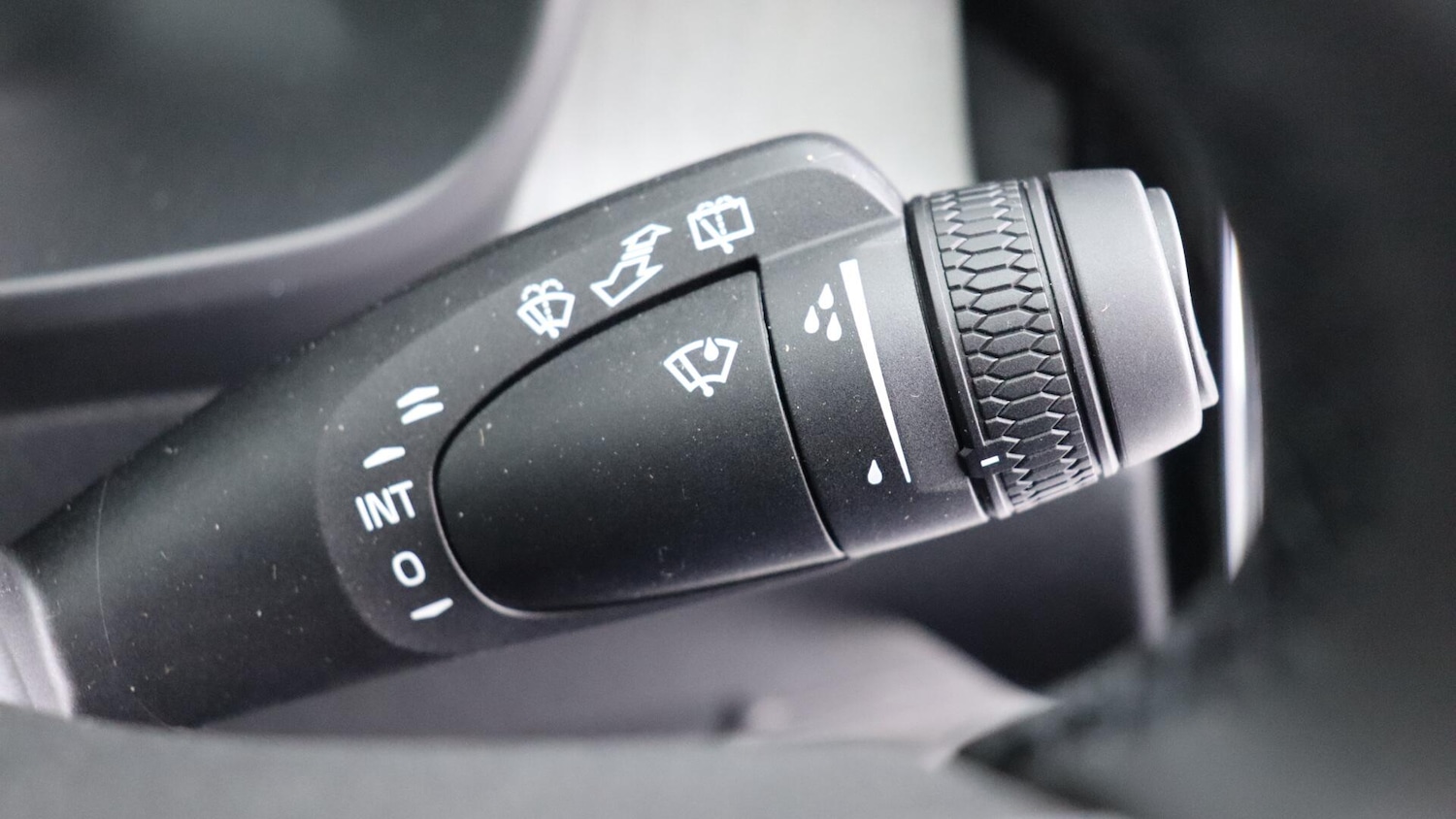 Used Volvo XC40 2025 for sale - 76348796: Photo 23