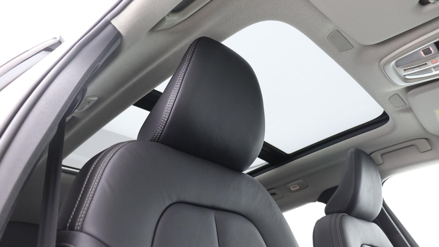 Used Volvo XC40 2025 for sale - 76348796: Photo 31