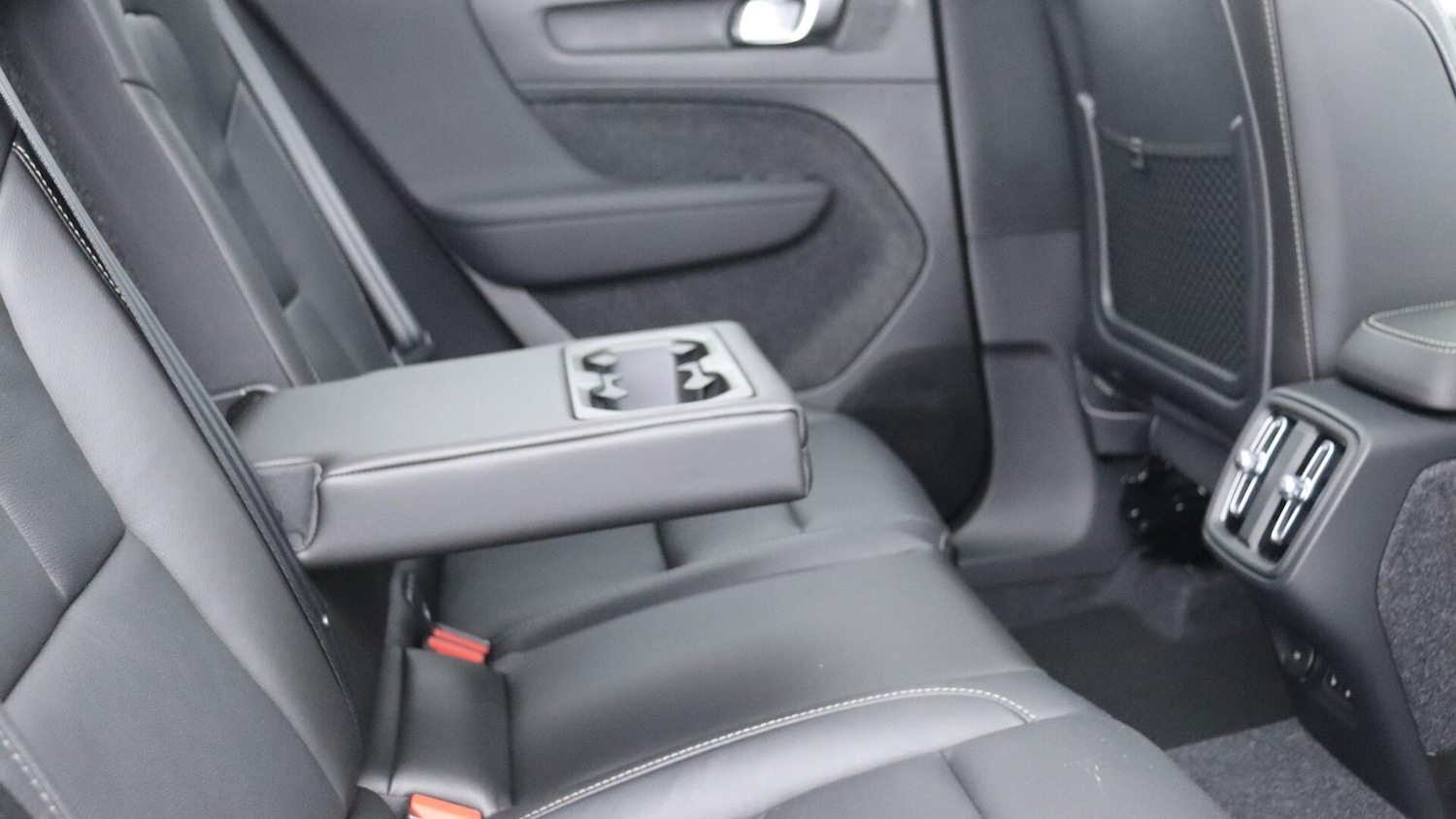 Used Volvo XC40 2025 for sale - 76348796: Photo 33