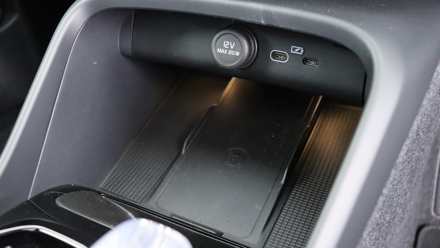 Used Volvo XC40 2025 for sale - 76348796: Photo 43