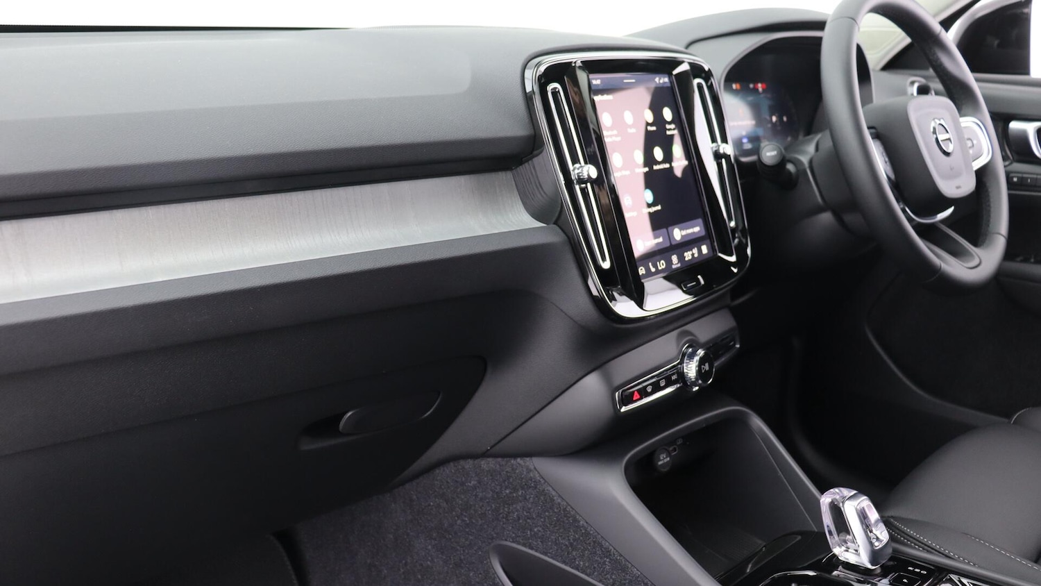 Used Volvo XC40 2025 for sale - 76348796: Photo 45