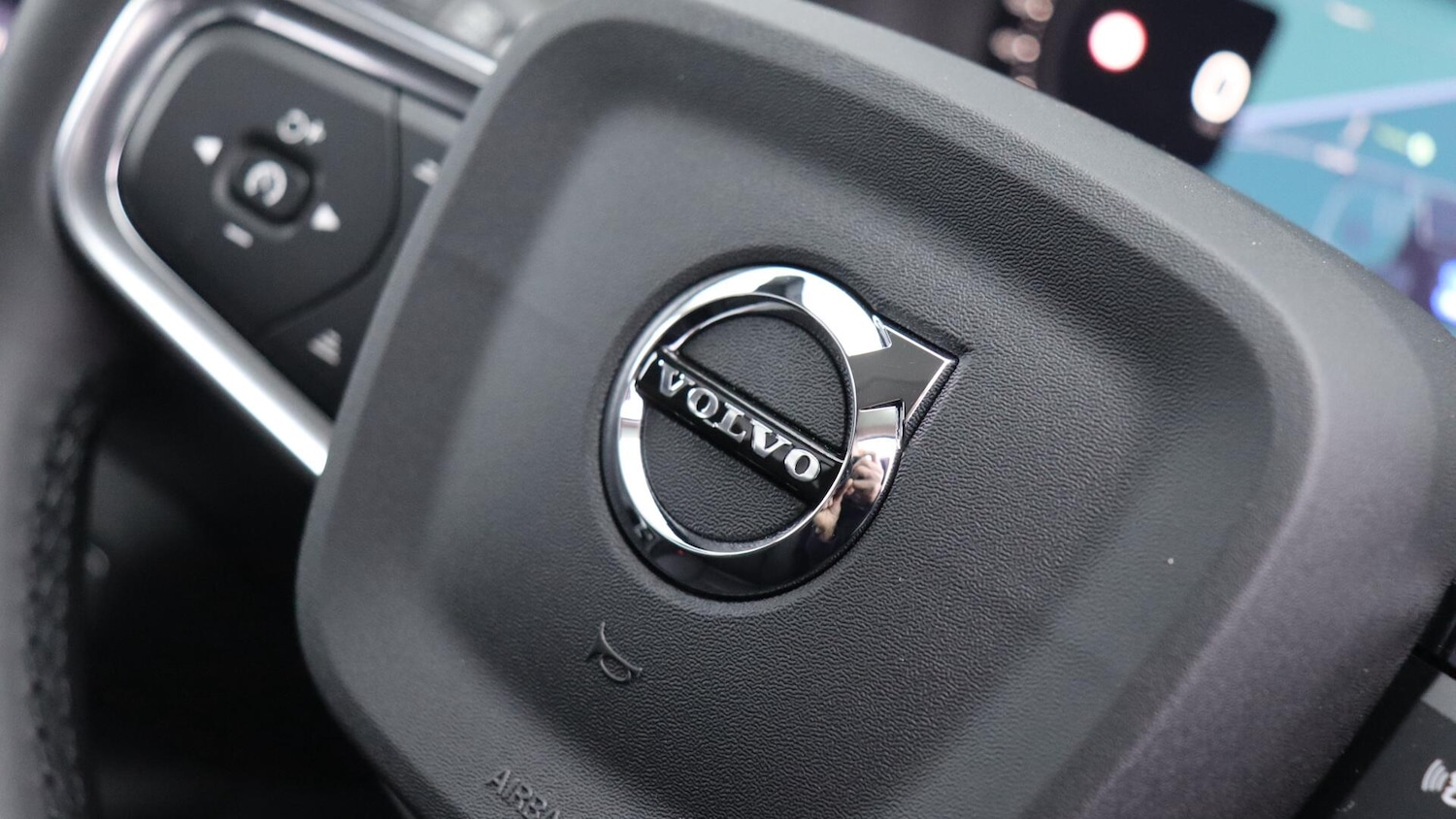 Used Volvo XC40 2025 for sale - 76348796: Photo 51