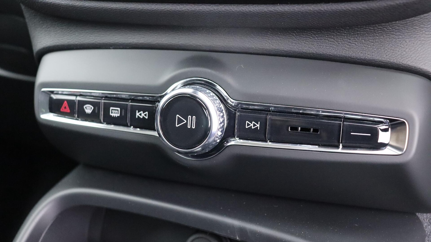 Used Volvo XC40 2025 for sale - 76348796: Photo 52