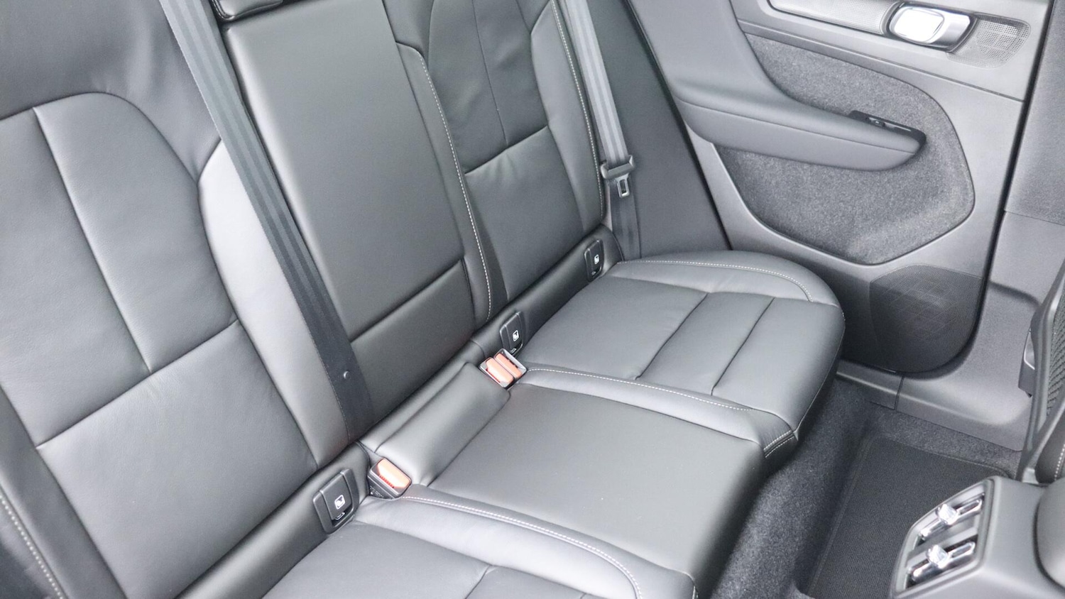 Used Volvo XC40 2025 for sale - 76348796: Photo 6