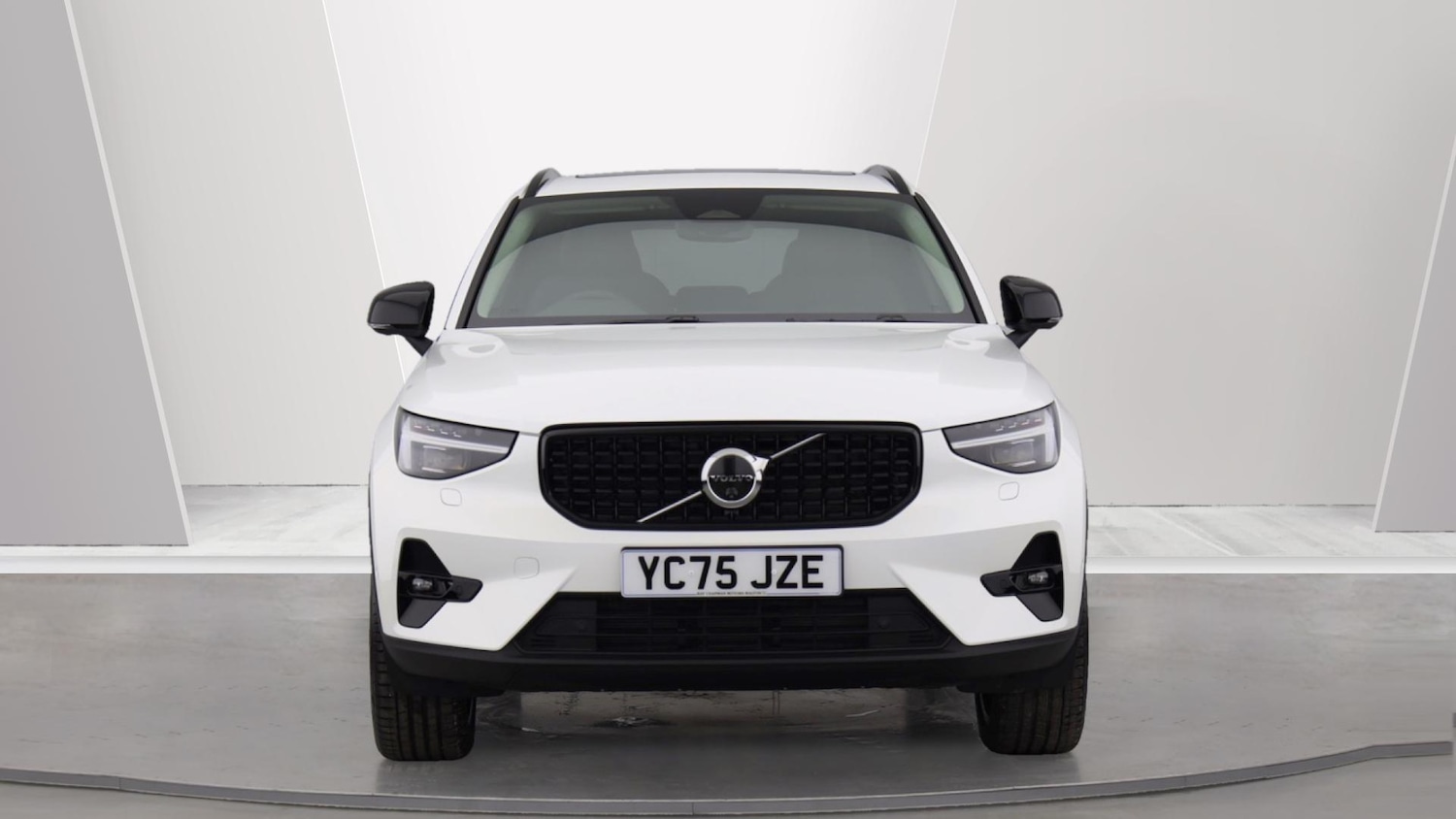 Used Volvo XC40 2025 for sale - 76348796: Photo 8