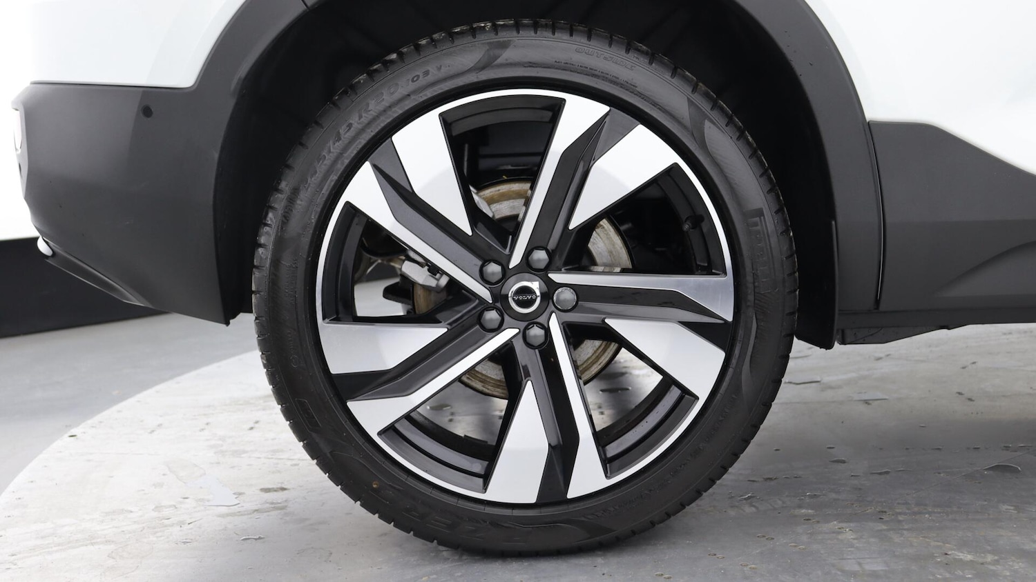 Used Volvo XC40 2025 for sale - 76348796: Photo 9
