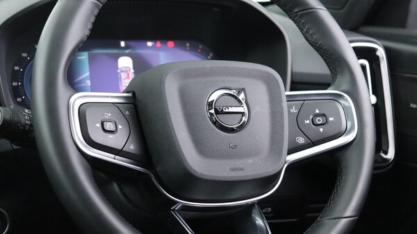 Used Volvo XC40 2025 for sale - 76213847: Photo 10