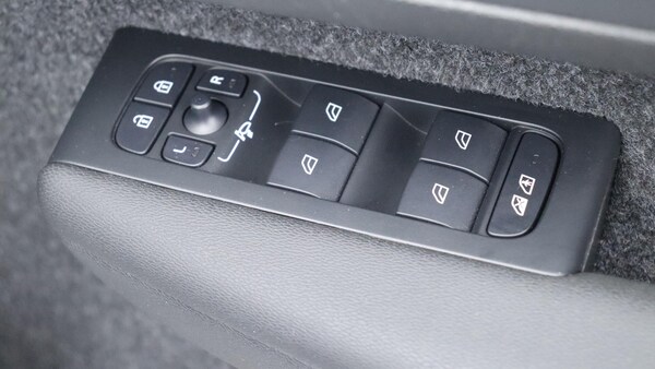 Used Volvo XC40 2025 for sale - 76213847: Photo 24