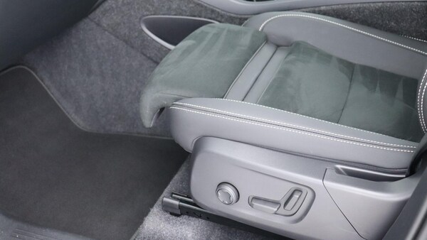 Used Volvo XC40 2025 for sale - 76213847: Photo 30