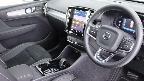 Used Volvo XC40 2025 for sale - 76213847: Photo 4
