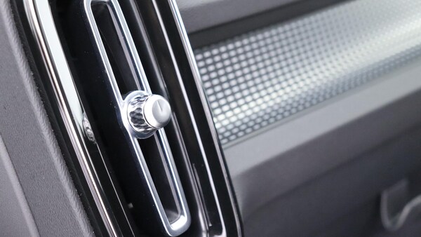 Used Volvo XC40 2025 for sale - 76213847: Photo 50