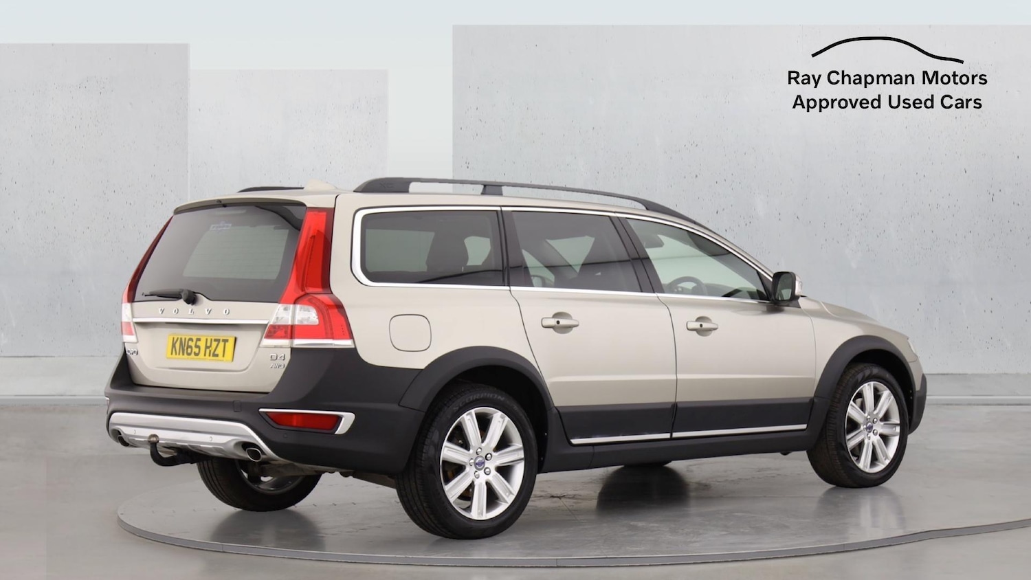 Used Volvo XC70 2015 for sale - 76327346: Photo 2