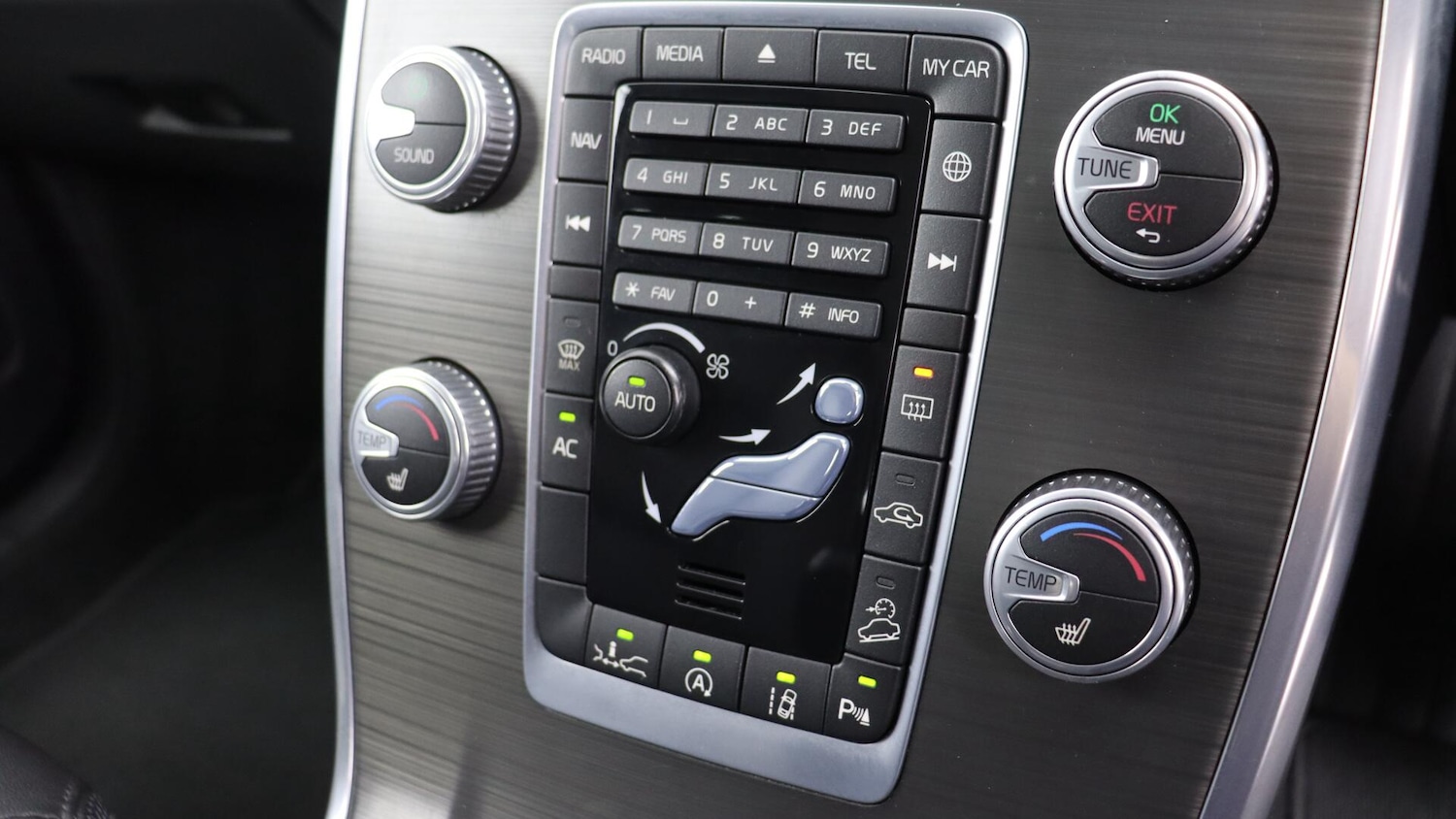 Used Volvo XC70 2015 for sale - 76327346: Photo 51