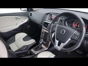 Used Volvo V40 Cross Country 2018 for sale - 75224605: Photo