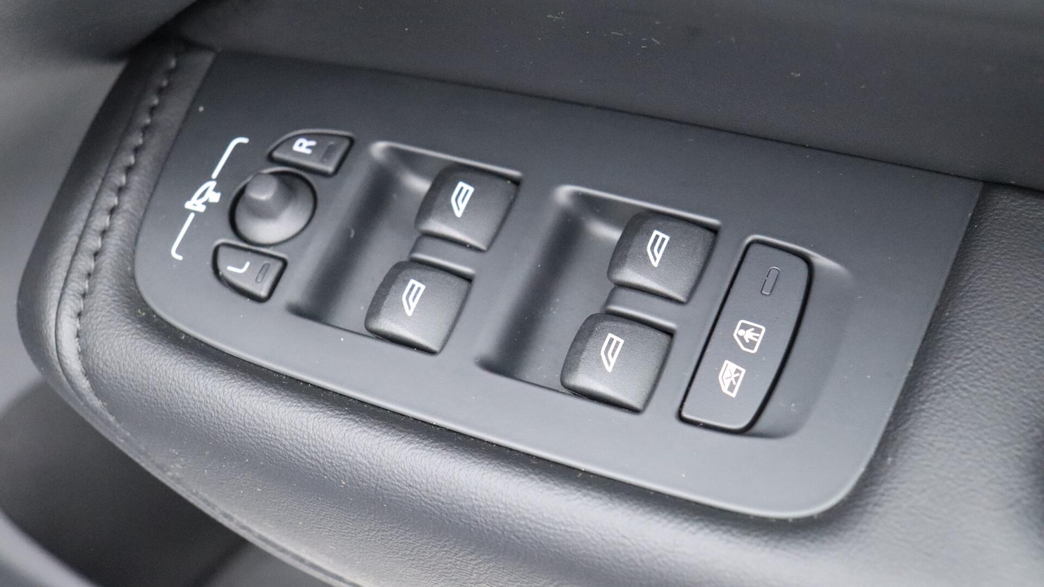 Used Volvo XC60 2022 for sale - 76072458: Photo 24