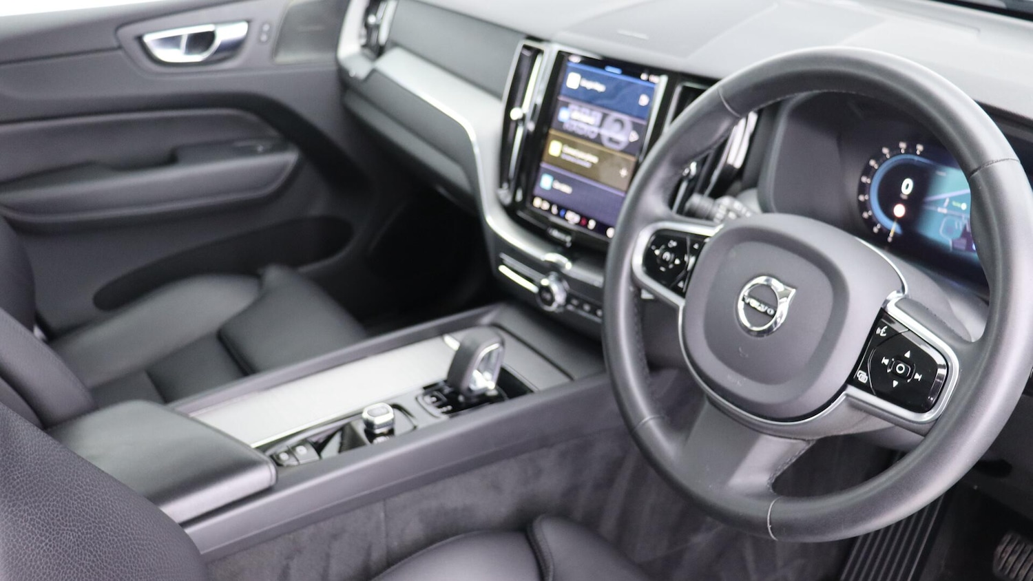 Used Volvo XC60 2022 for sale - 76072458: Photo 4
