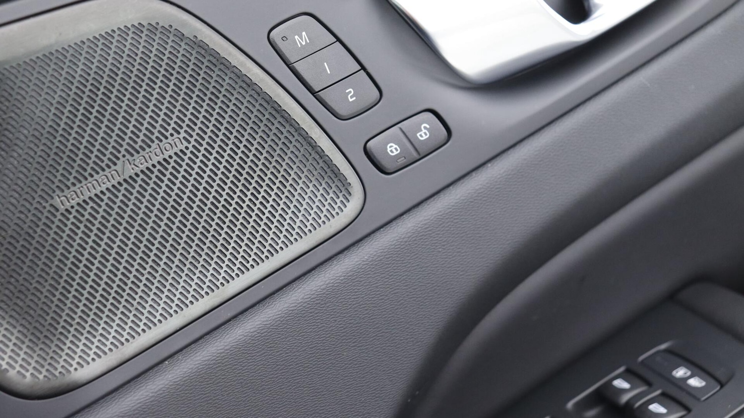 Used Volvo XC60 2022 for sale - 76072458: Photo 41