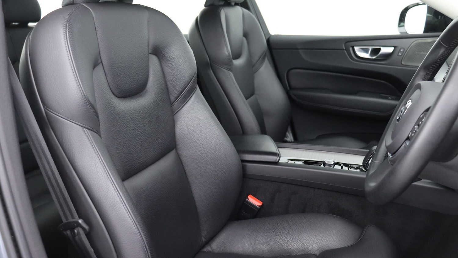 Used Volvo XC60 2022 for sale - 76072458: Photo 46