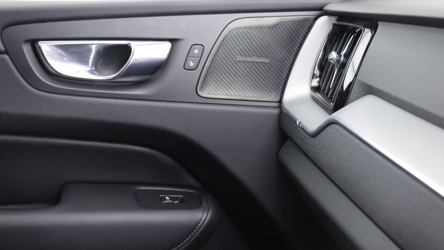 Used Volvo XC60 2022 for sale - 76072458: Photo 49