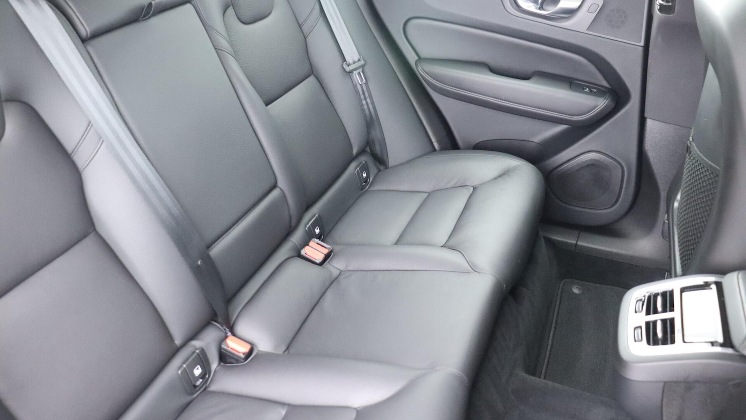 Used Volvo XC60 2022 for sale - 76072458: Photo 6