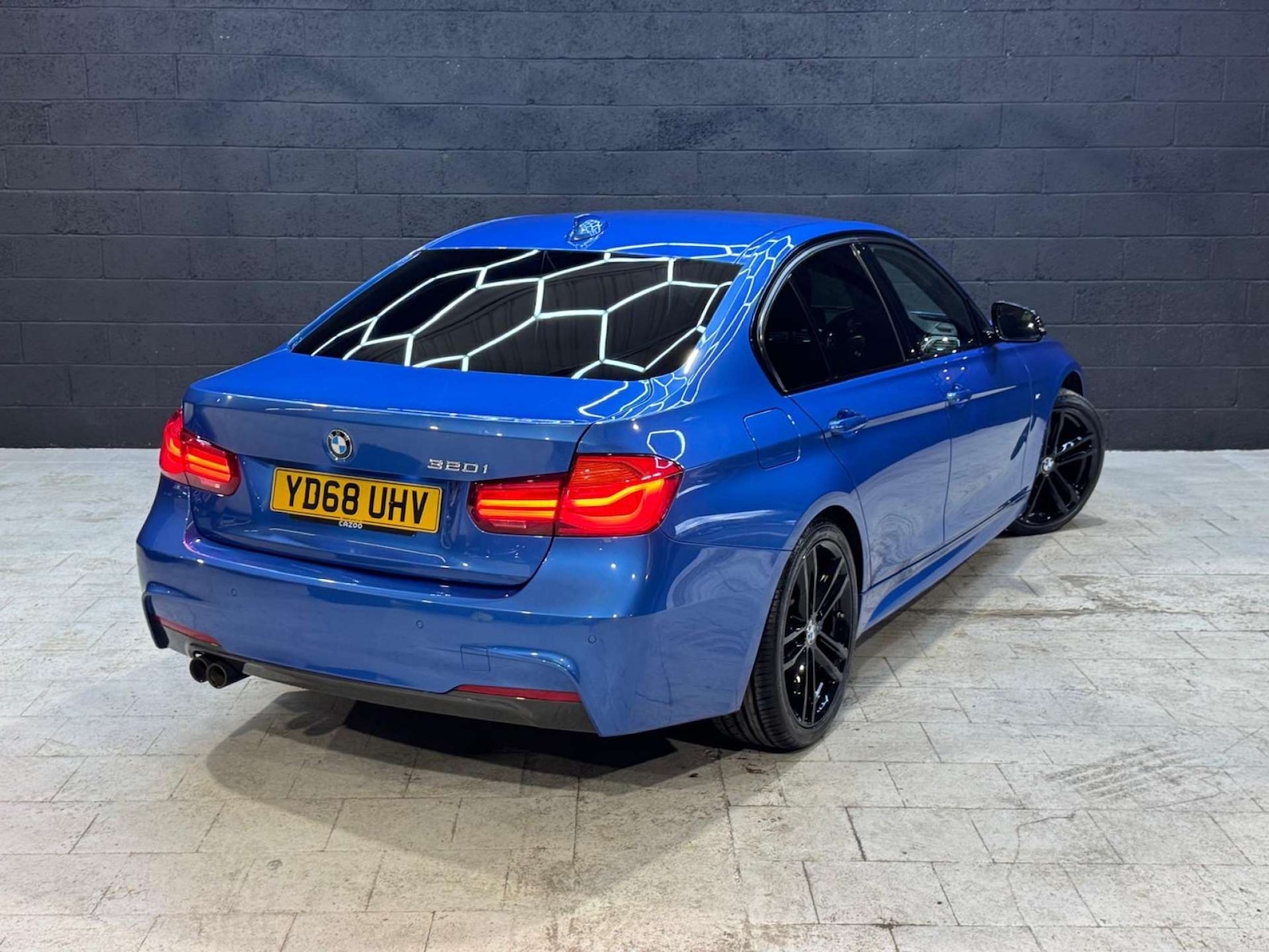 Used BMW 3 Series 2018 for sale - 76397224: Photo 2