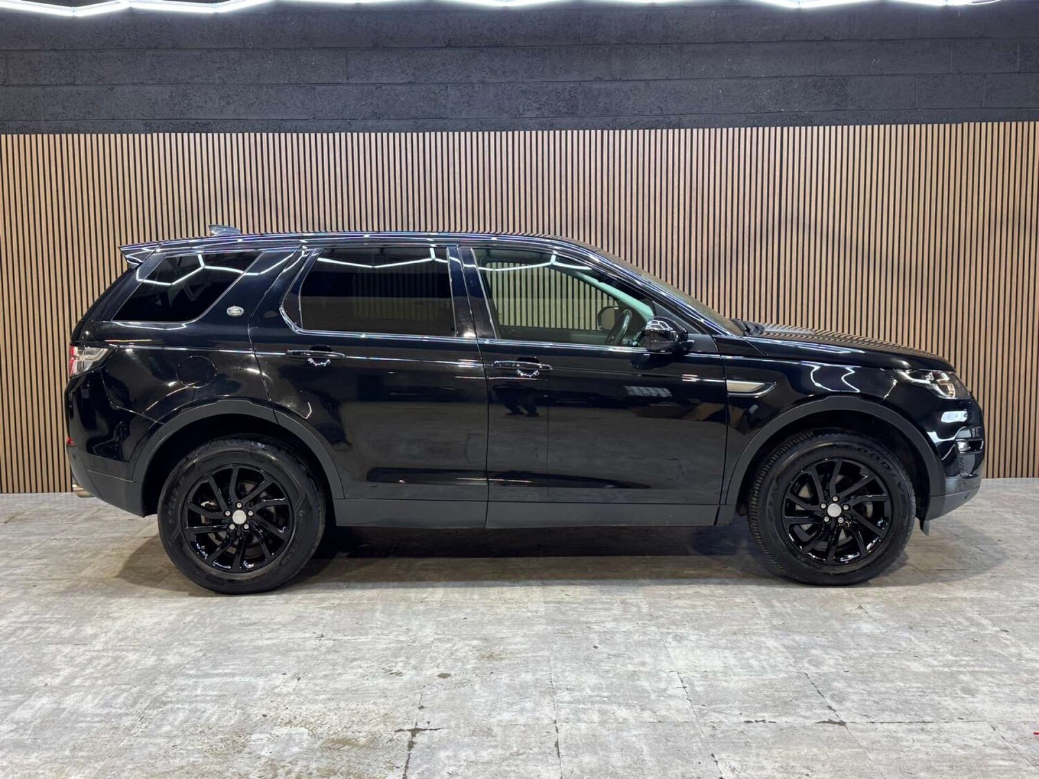 Used Land Rover Discovery Sport 2018 for sale - 77833267: Photo 14