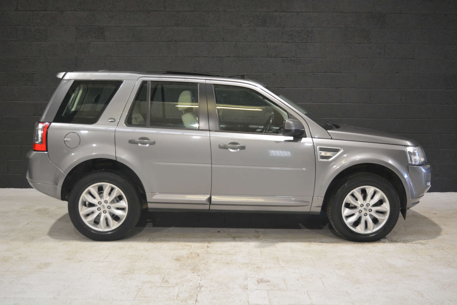 Used Land Rover Freelander 2011 for sale - 76277546: Photo 14
