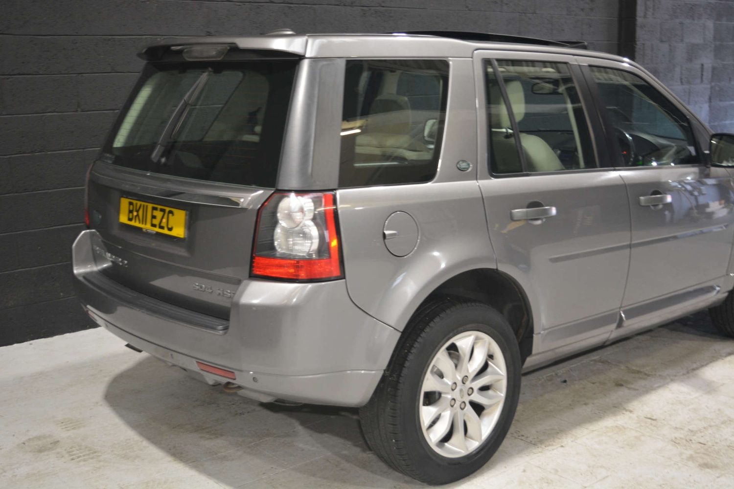 Used Land Rover Freelander 2011 for sale - 76277546: Photo 16