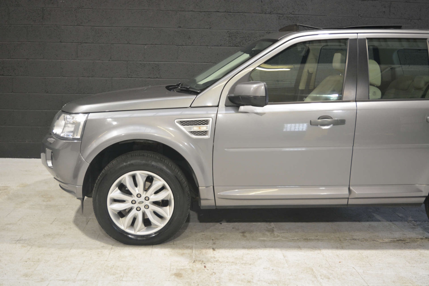 Used Land Rover Freelander 2011 for sale - 76277546: Photo 29