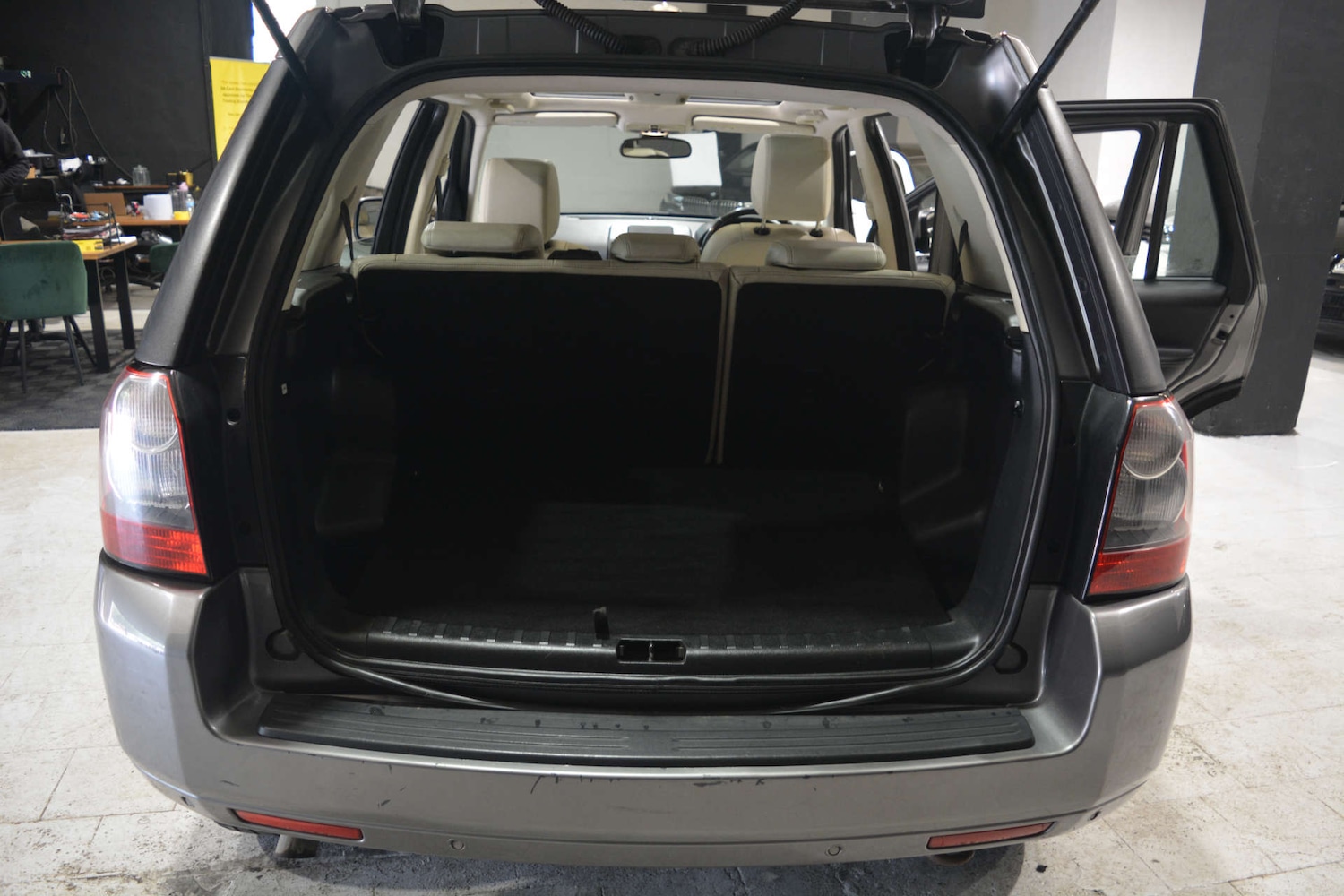 Used Land Rover Freelander 2011 for sale - 76277546: Photo 41