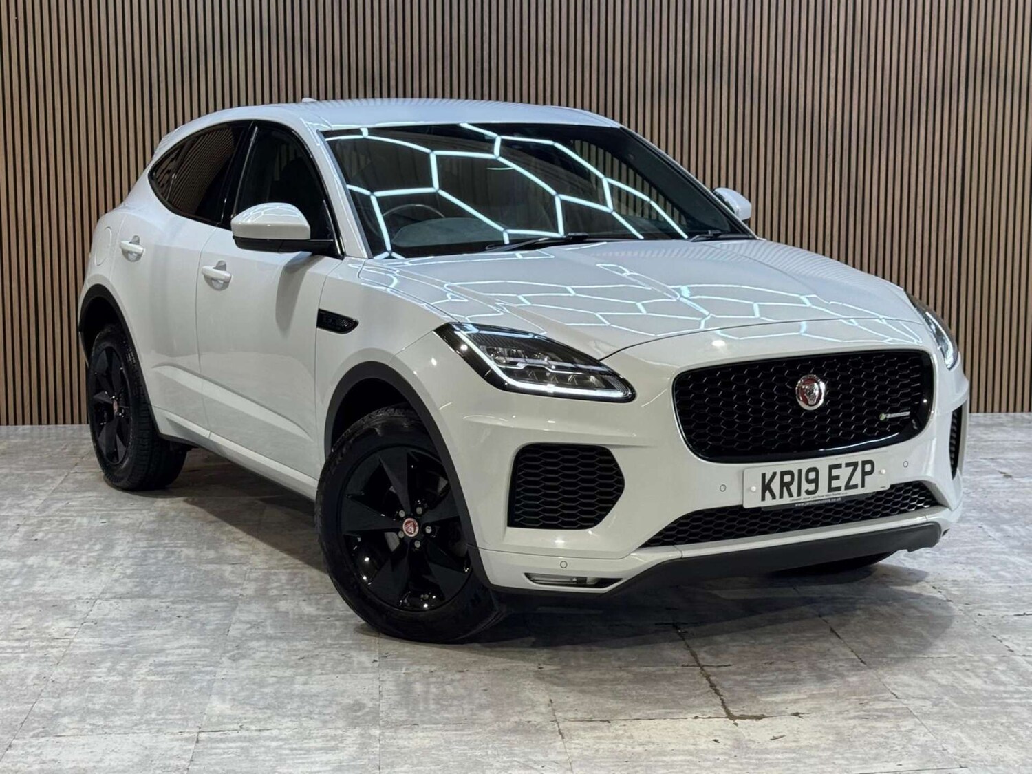 Used Jaguar E-Pace 2019 for sale - 78106762: Photo 8
