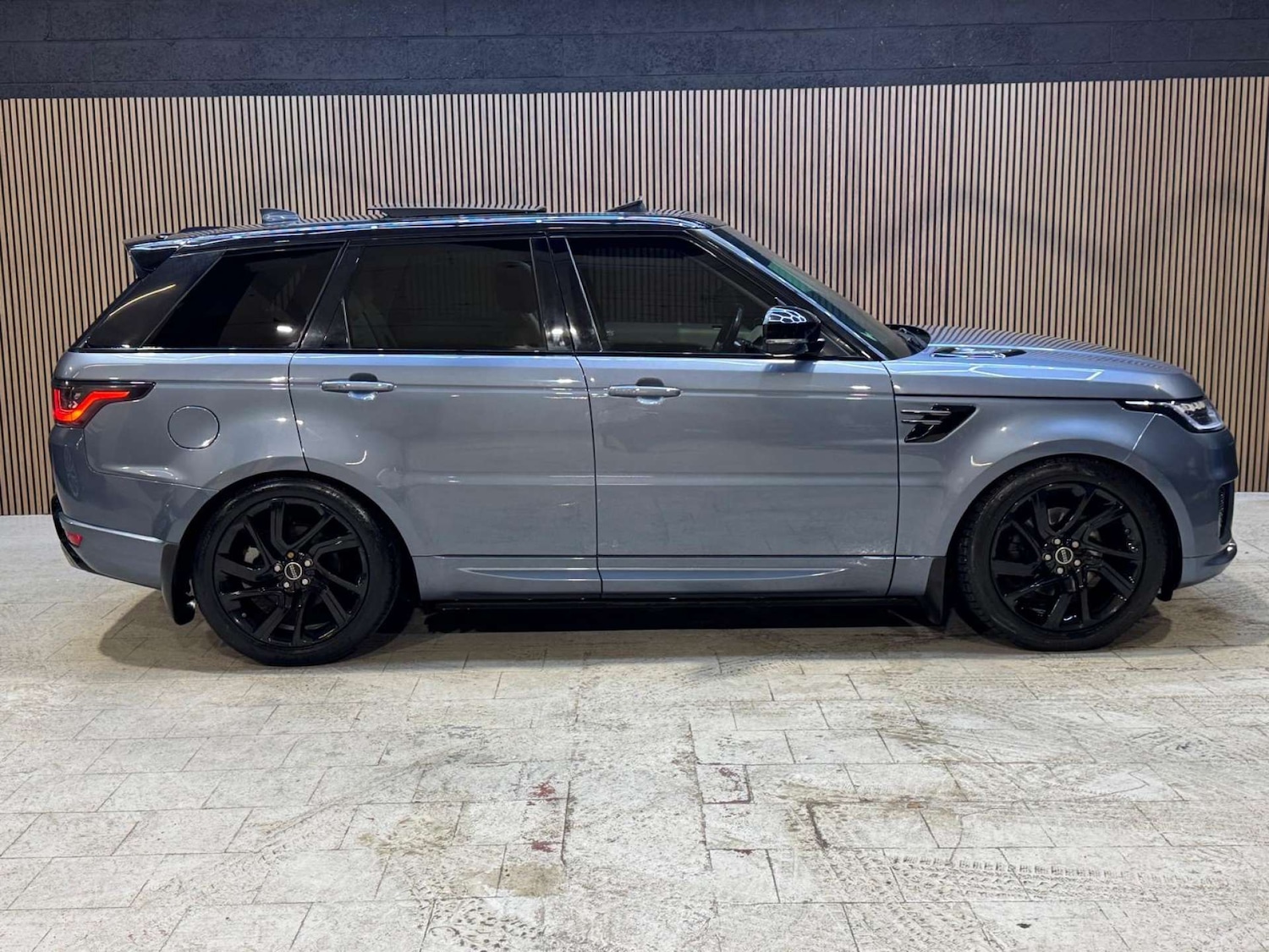 Used Land Rover Range Rover Sport 2018 for sale - 77392215: Photo 15
