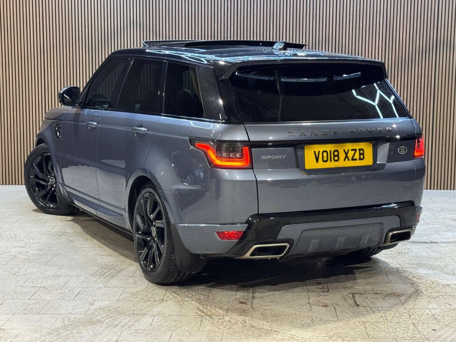 Used Land Rover Range Rover Sport 2018 for sale - 77392215: Photo 2