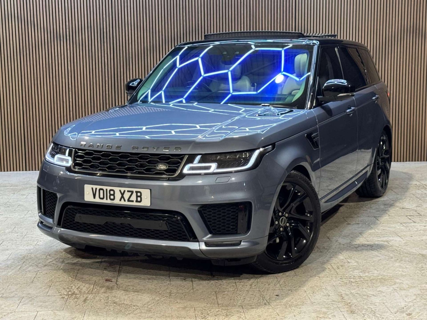Used Land Rover Range Rover Sport 2018 for sale - 77392215: Photo 4