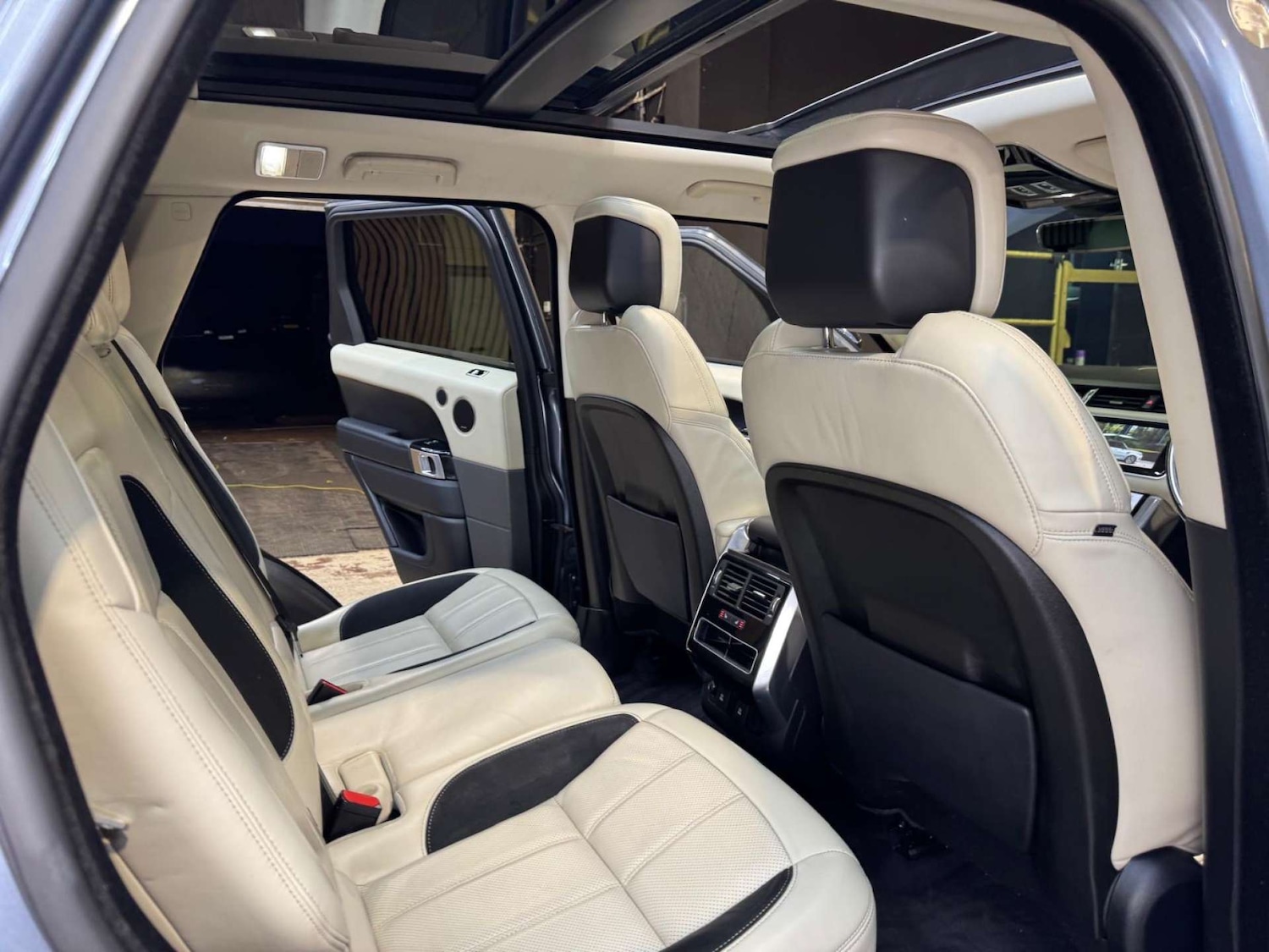 Used Land Rover Range Rover Sport 2018 for sale - 77392215: Photo 6