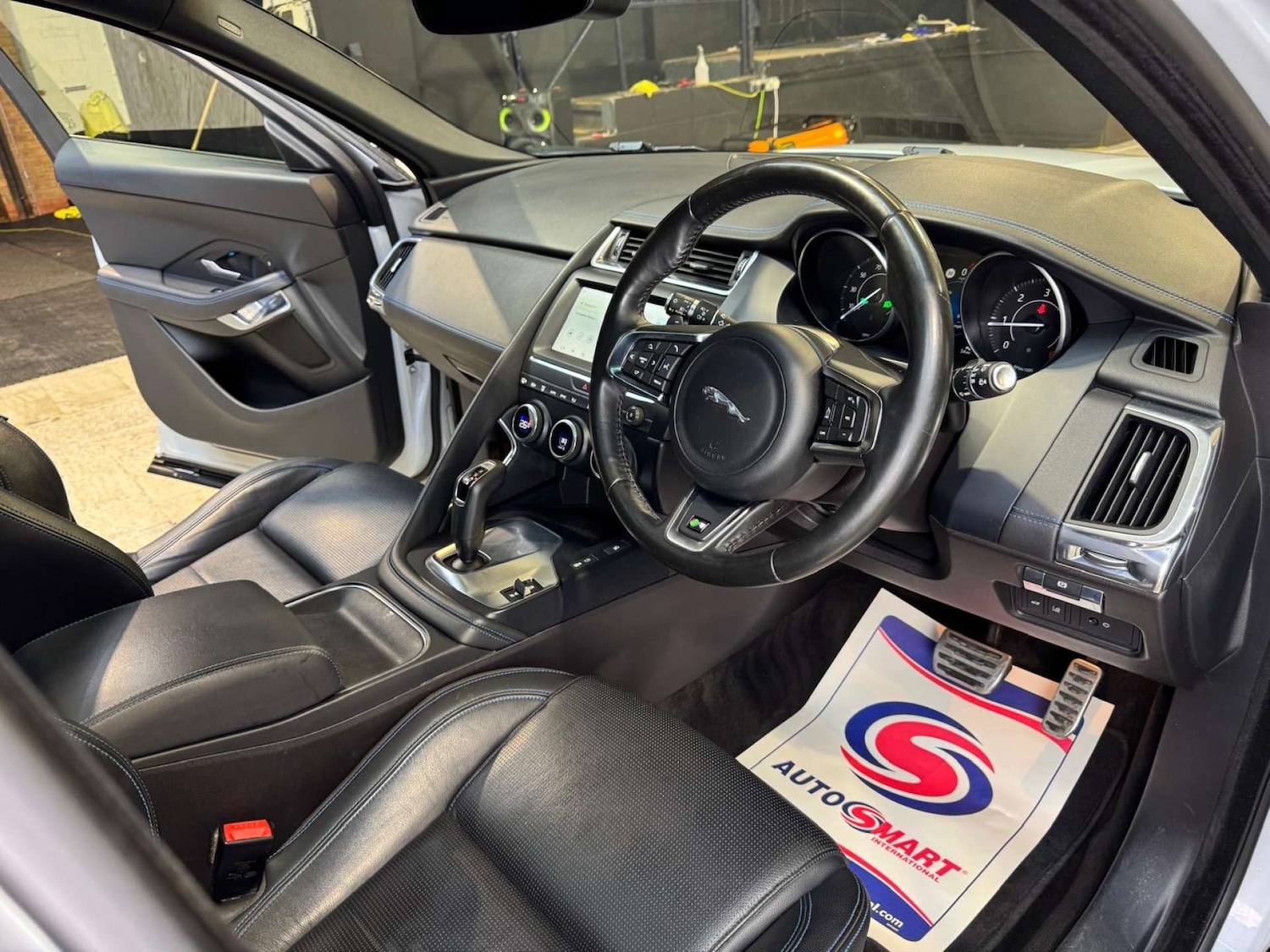 Used Jaguar E-Pace 2018 for sale - 77022621: Photo 3