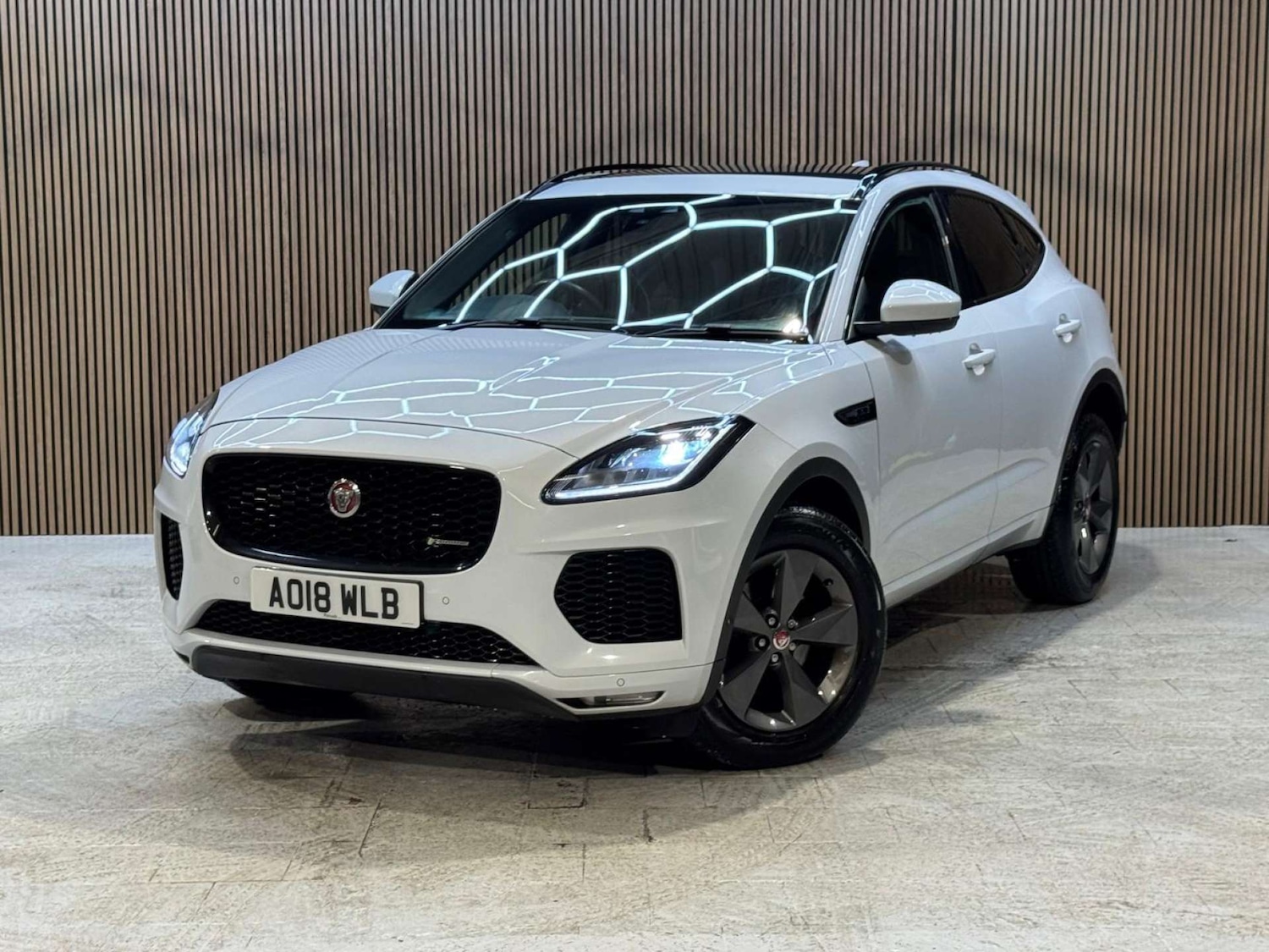Used Jaguar E-Pace 2018 for sale - 77022621: Photo 4