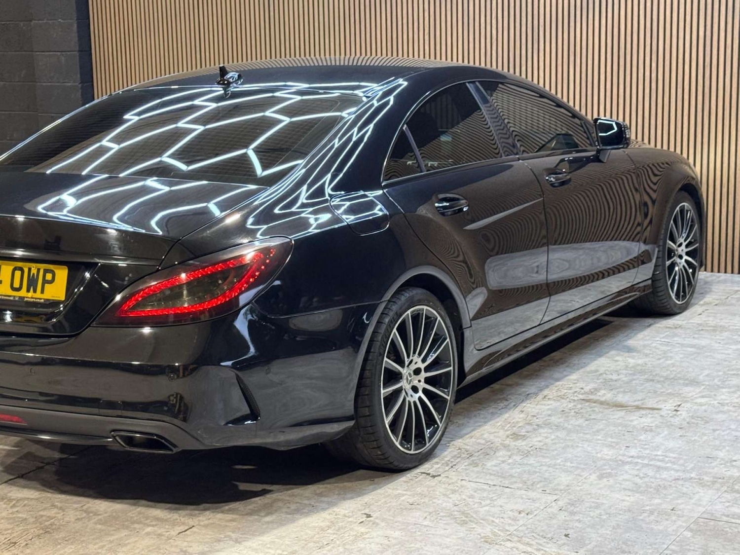 Used Mercedes-Benz CLS 2015 for sale - 77932000: Photo 23