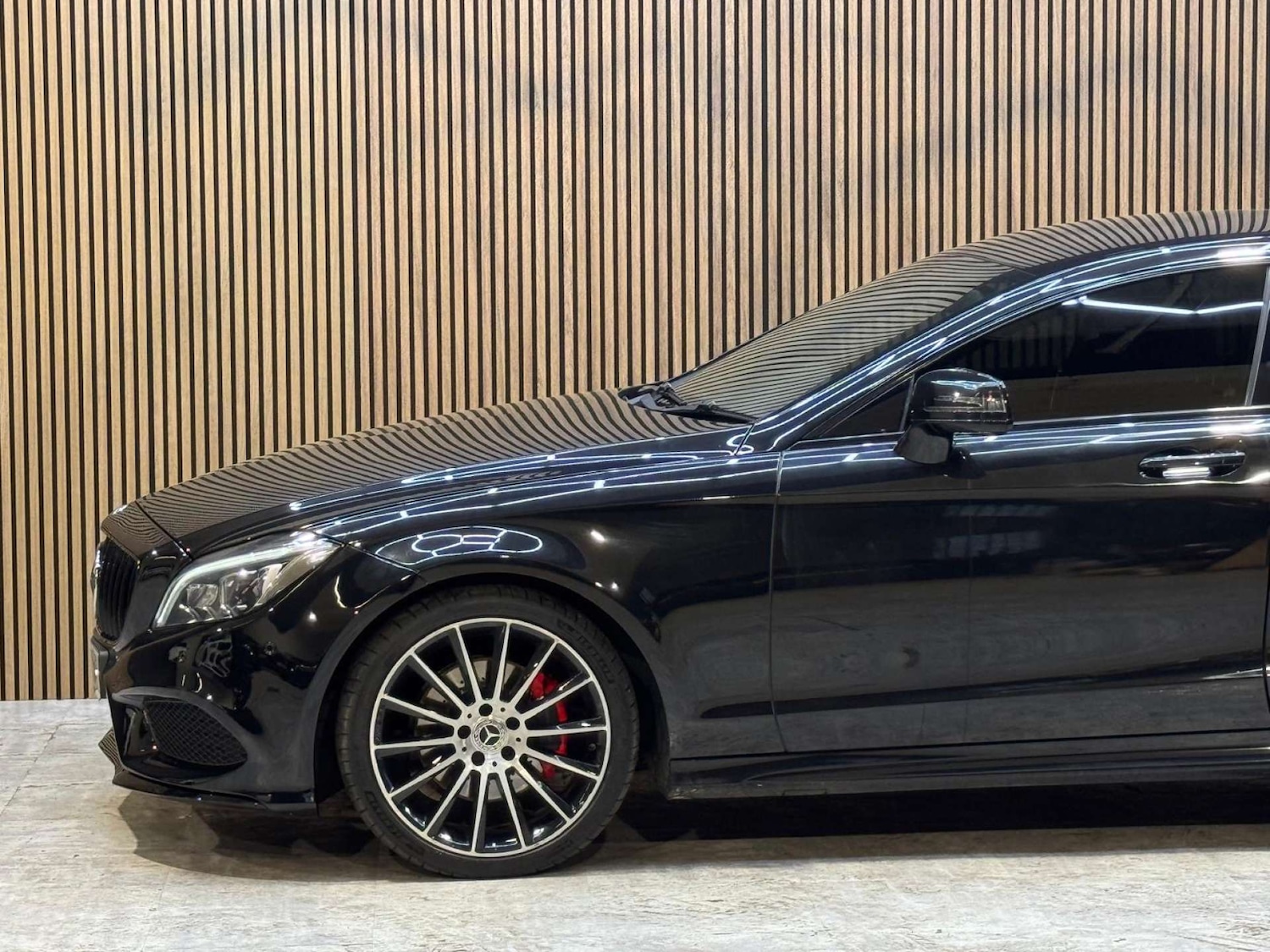 Used Mercedes-Benz CLS 2015 for sale - 77932000: Photo 28