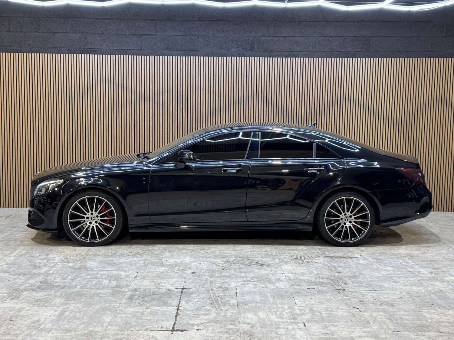 Used Mercedes-Benz CLS 2015 for sale - 77932000: Photo 30