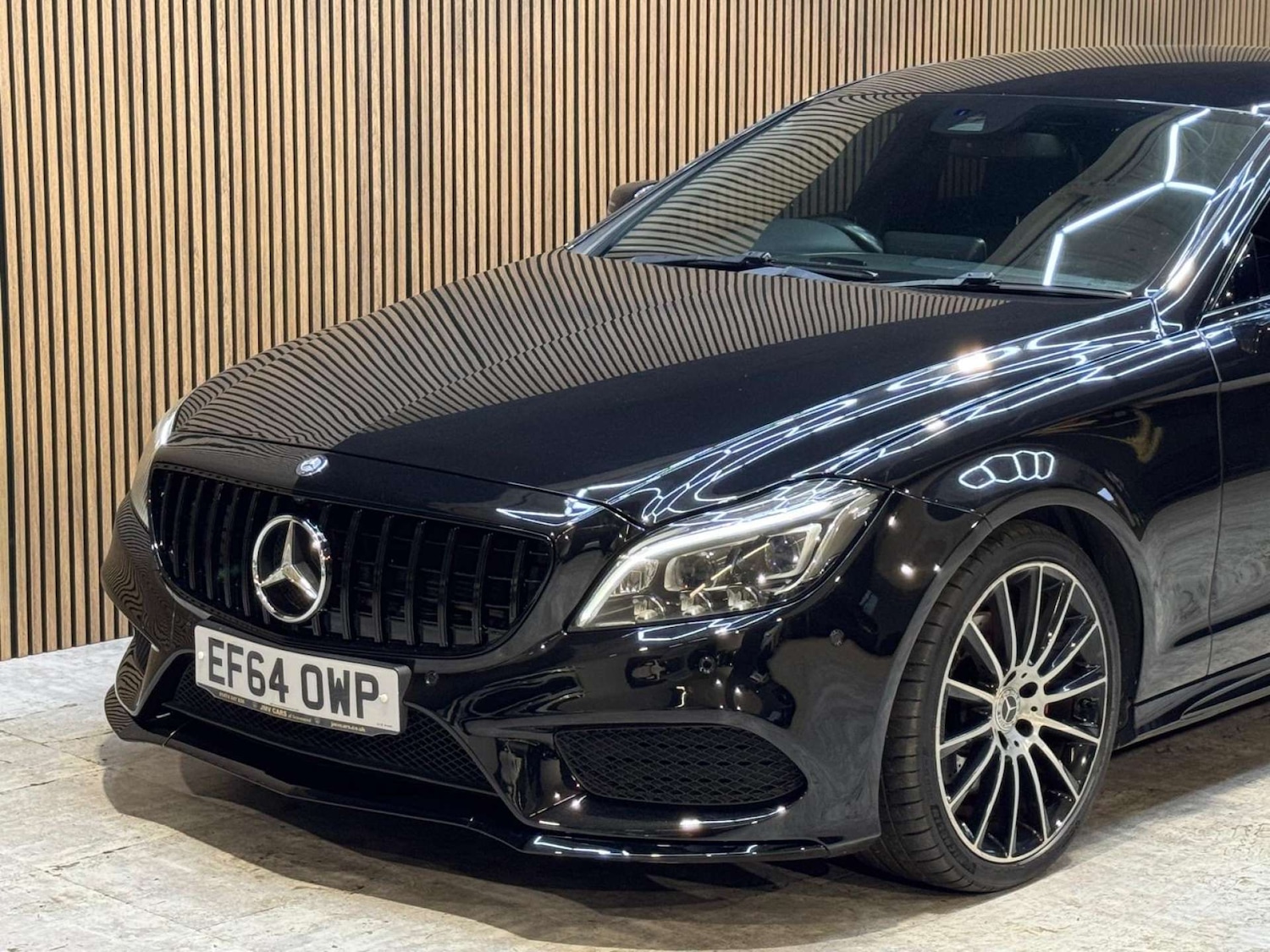 Used Mercedes-Benz CLS 2015 for sale - 77932000: Photo 32