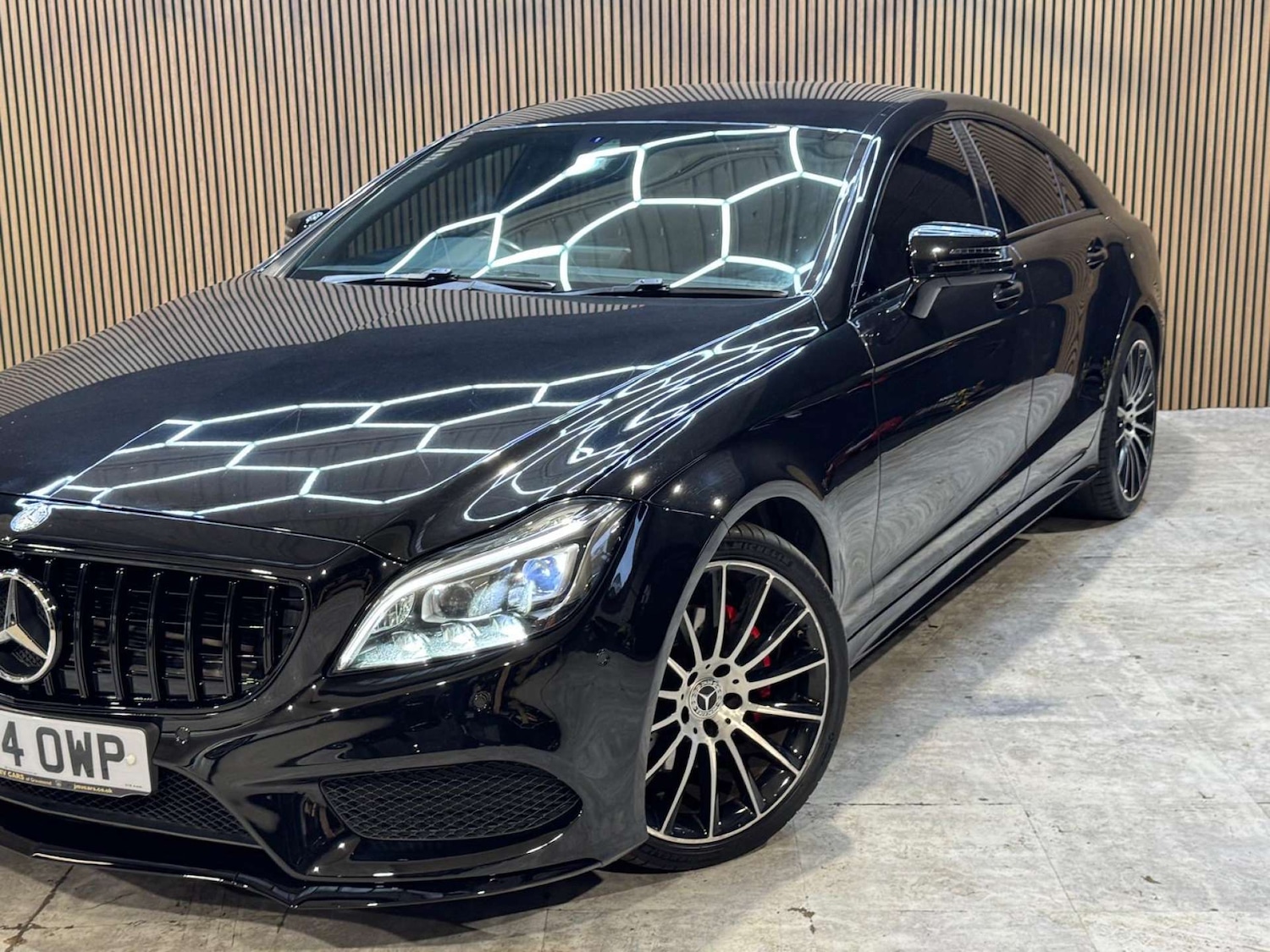 Used Mercedes-Benz CLS 2015 for sale - 77932000: Photo 36