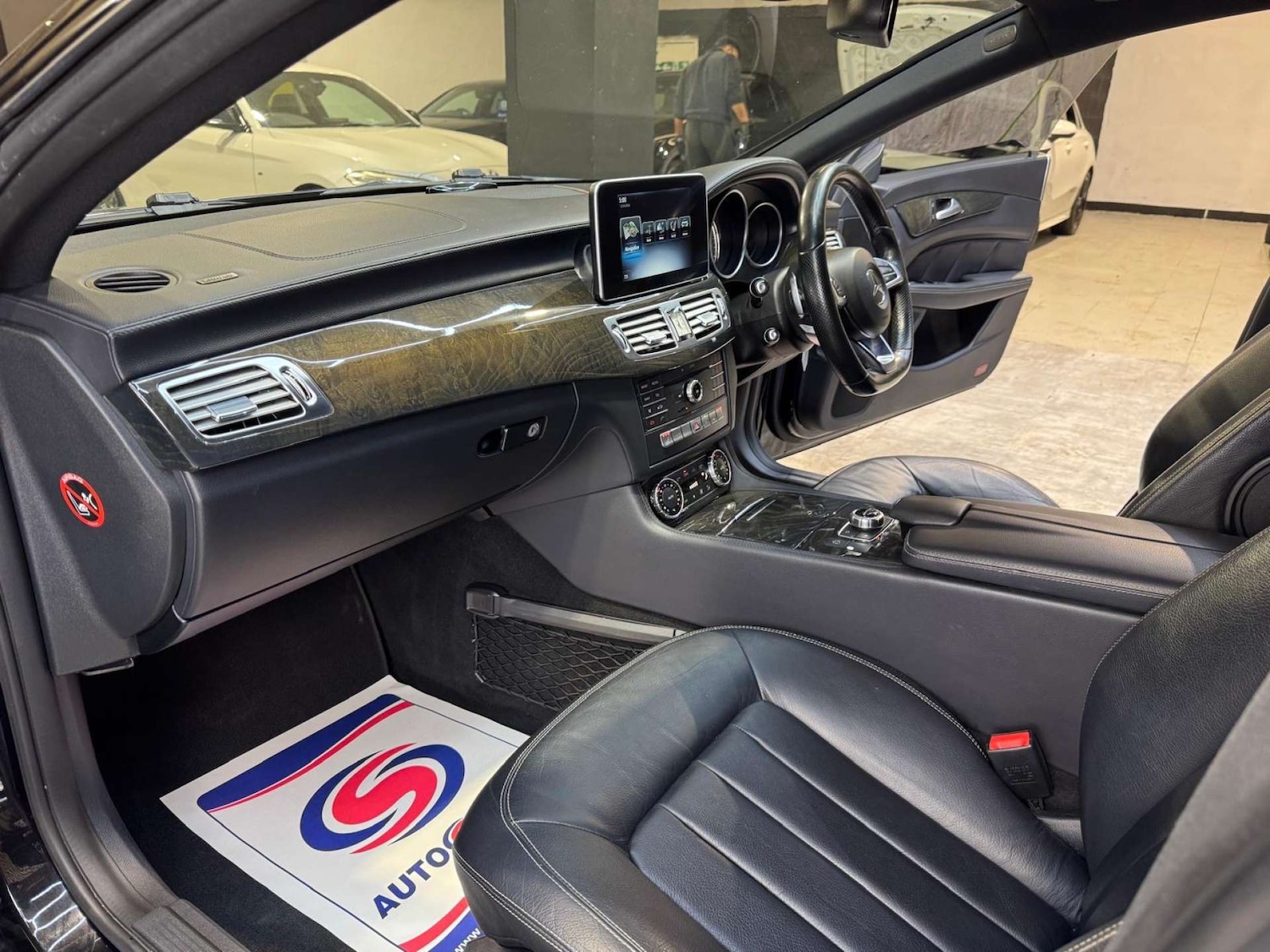 Used Mercedes-Benz CLS 2015 for sale - 77932000: Photo 70