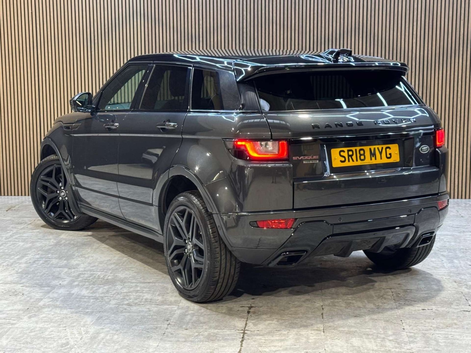 Used Land Rover Range Rover Evoque 2018 for sale - 77891355: Photo 2